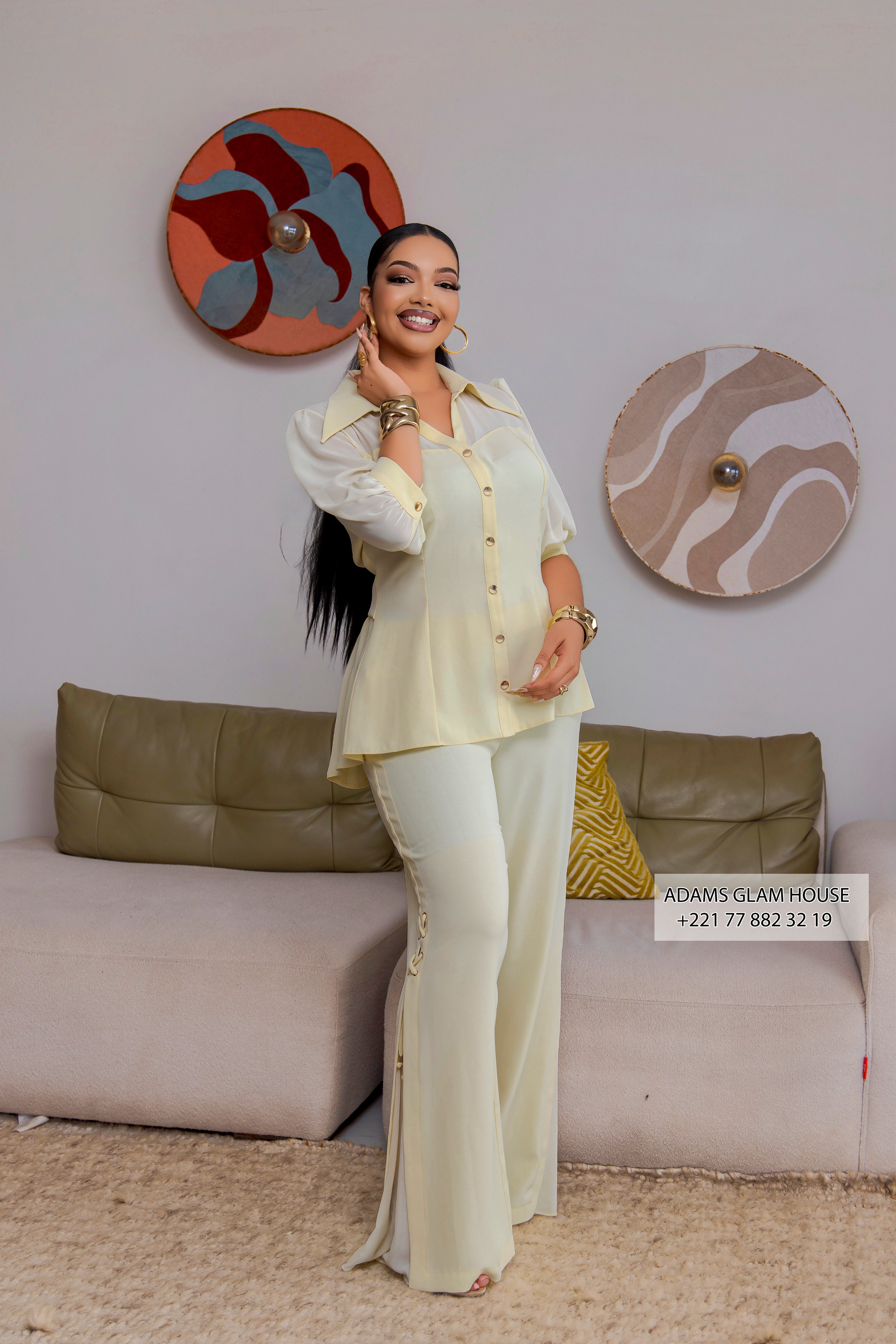 Ensemble Tailleur Jaune Pastel Veste Ceinturée et Pantalon Large à Lacets